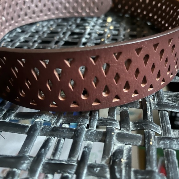 Brown Leather Belt Perforated Silver Buckle Chunky Size Medium New With Tag - Picture 2 of 6